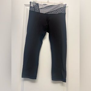 Lululemon cropped leggings size 6